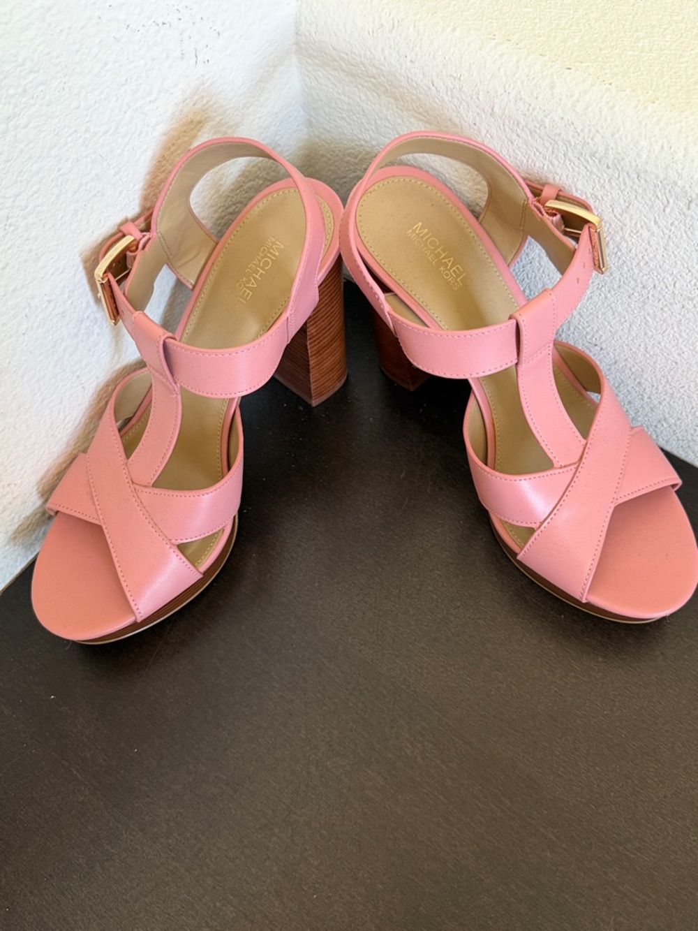 NWT MICHAEL Michael Kors Pink Leather Block Heel Sandals.